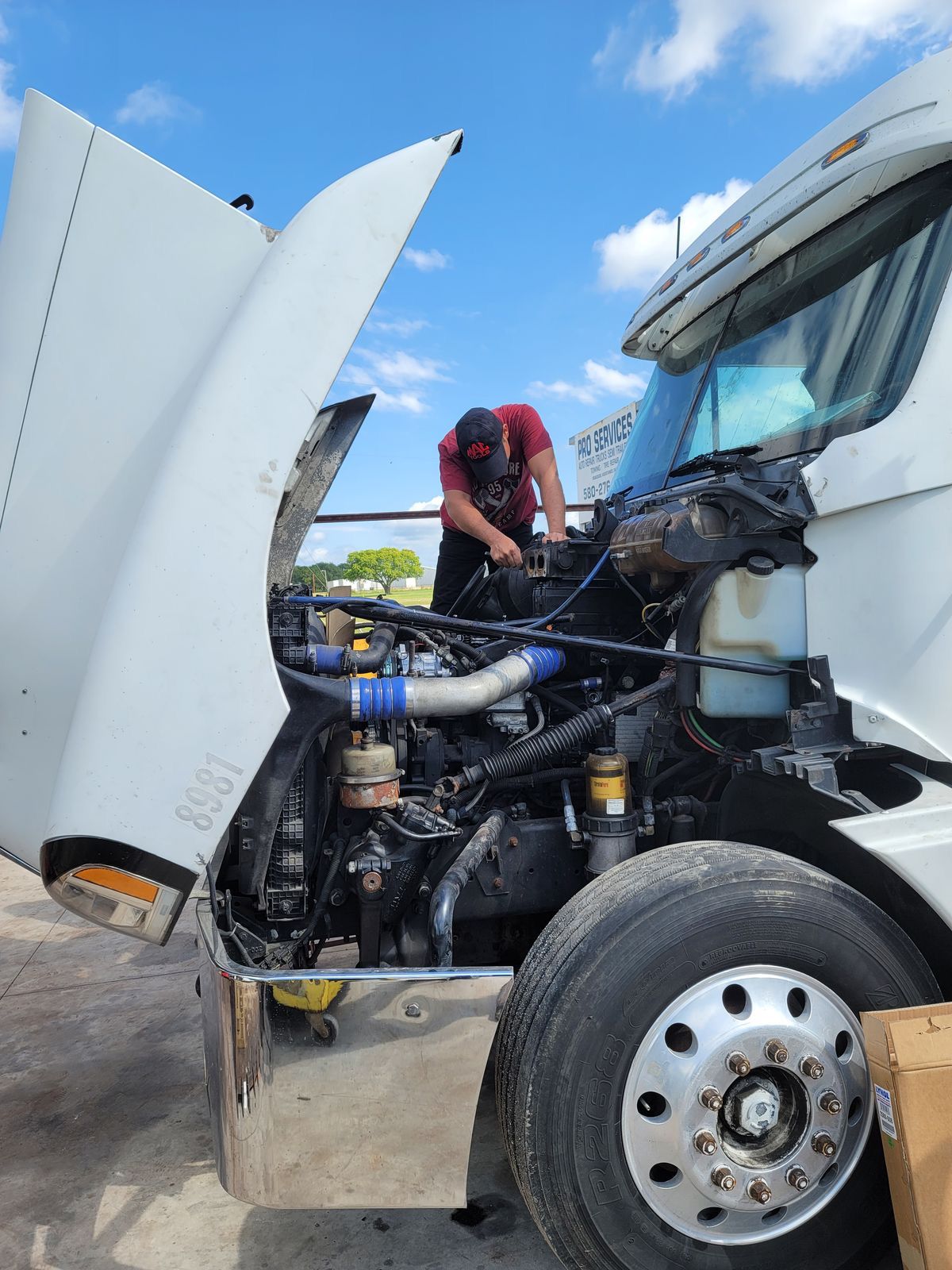 Heavy duty commercial vehicle brake shoes and drum replacement
